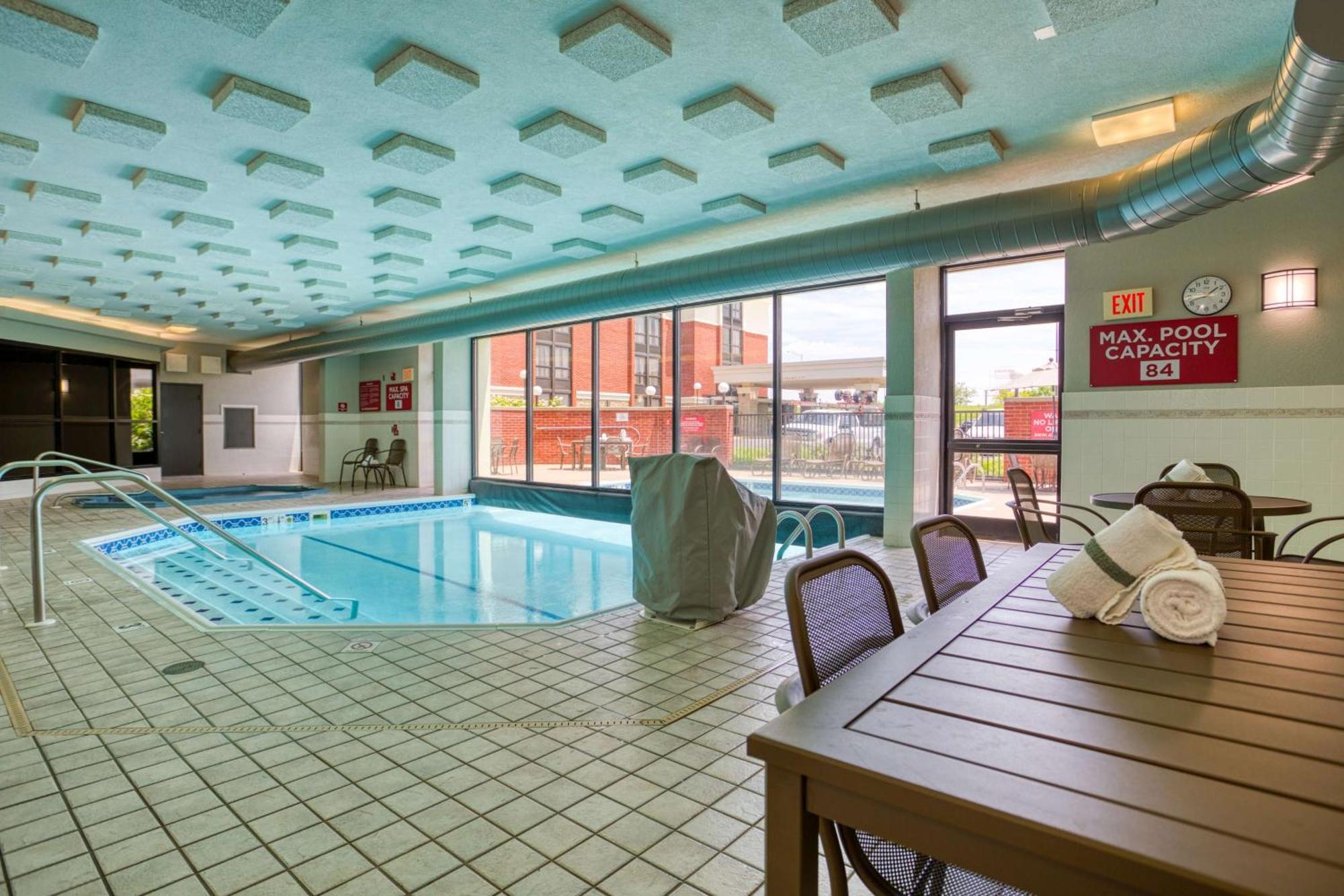Drury Inn & Suites St. Louis - Fairview Heights Eksteriør bilde