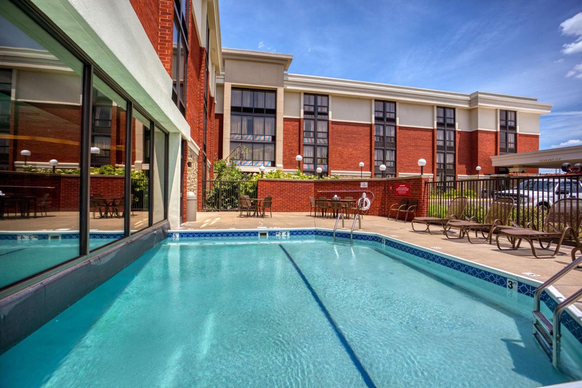 Drury Inn & Suites St. Louis - Fairview Heights Eksteriør bilde